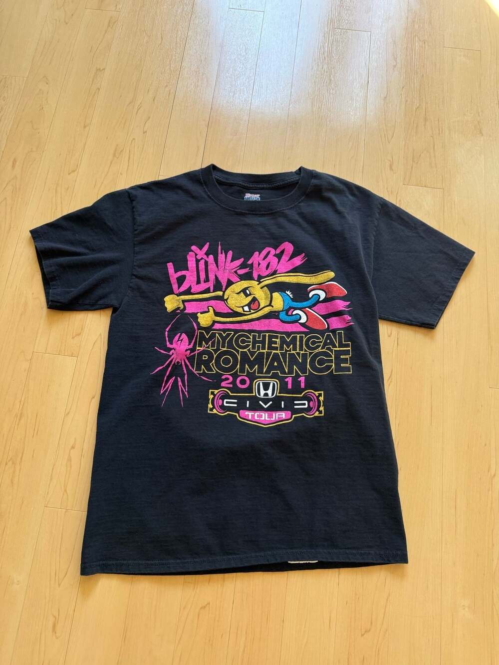 Y2K Hanes Beefy-T Blink-182 & My Chemical Romance 2011 Tour T-Shirt